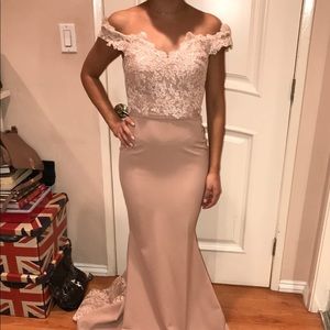 Beautiful mermaid gown with lace train